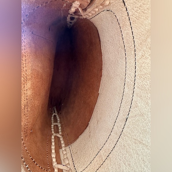 Genuine vintage vachetta leather flap shoulder bag with flowers woven - Picture 9 of 12